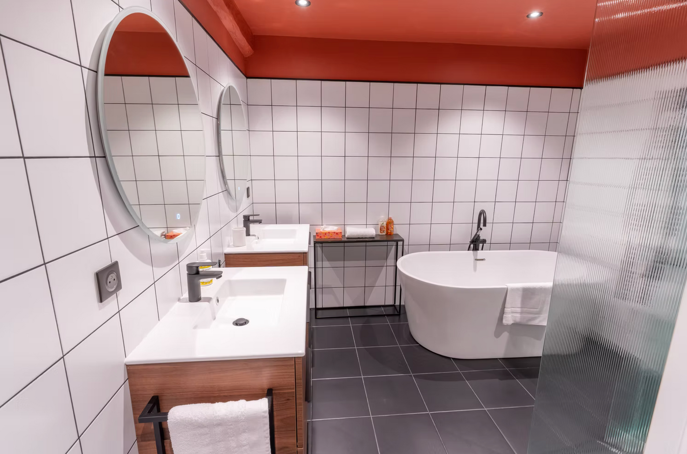 Baignoire îlot et douche à l’italienne